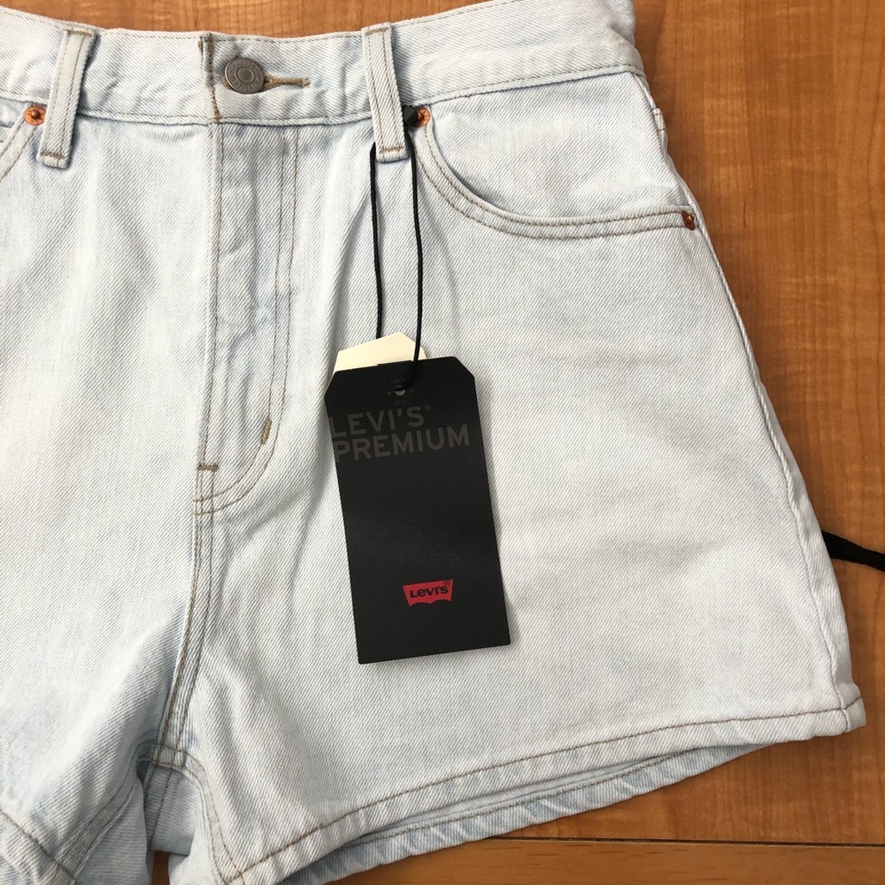 Levi’s light wash high wasted shorts